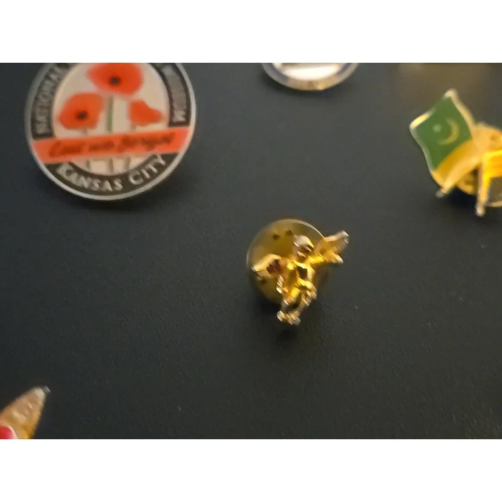 Vintage large lot of 26 Lapel‎ Hat Pins Pendants Brooches